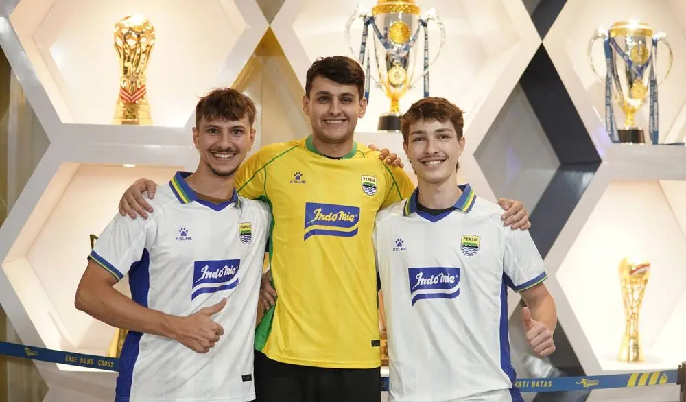 Lagi-Lagi Persib Bandung Memilikat Turis, Kini Dua Orang Asal Swis