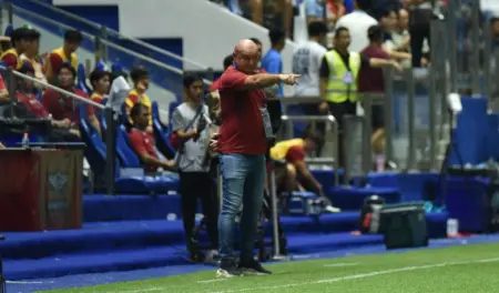 Bojan Hodak Senang Persib Kantongi 3 poin, Tapi Tak Puas Dengan Goal Yang Dianulir Wasit