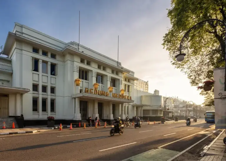 itenerary-bandung-gedung-merdeka