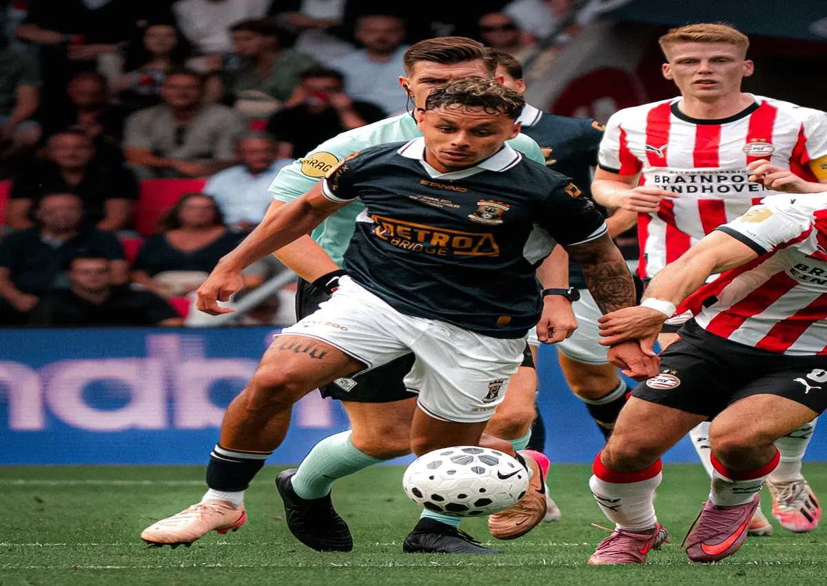 Prediksi skor PSV Eindhoven vs Go Ahead Eagles