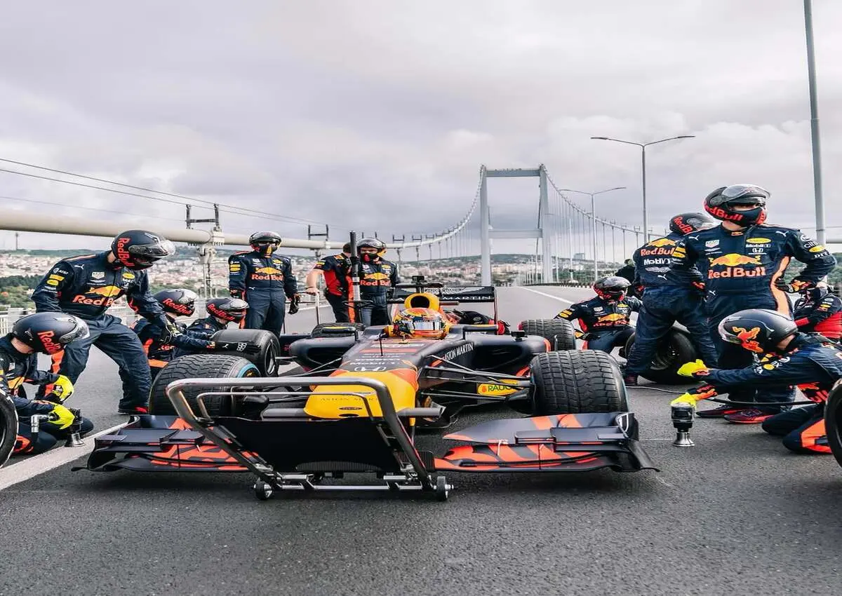 Red Bull Racing didenda 50 ribu Euro