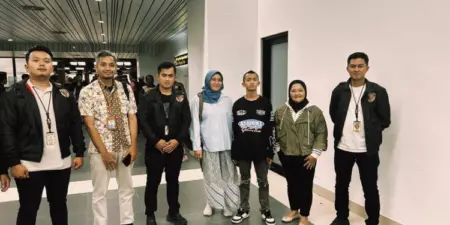 Kepulangan Rizki Tak Hentikan Polisi Usut Sindikat TPPO Rizki Nur Fadhilah, pelajar asal Kabupaten Bandung yang diduga menjadi korban tindak pidana perdagangan orang (TPPO) tiba di Terminal 2F Bandara Soekarno Hatta, Sabtu (22/11/2025) malam. (istimewa)