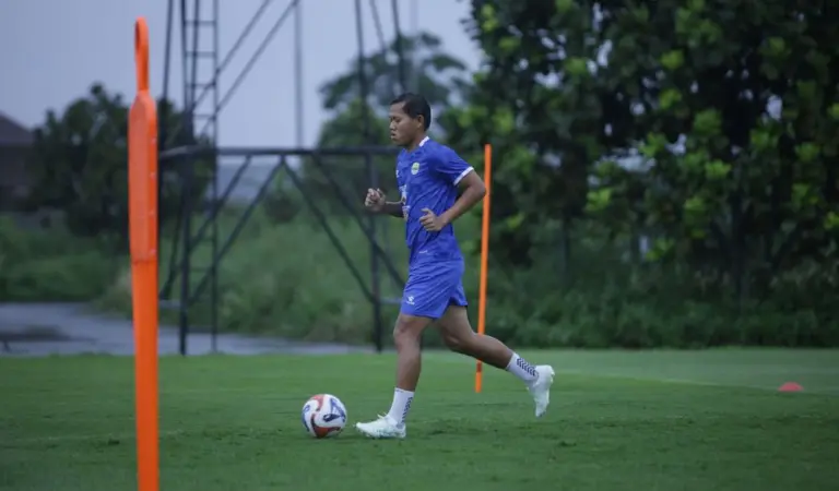 Menjadi Pembeda di Beberapa Laga Terakhir, Adam Alis Tegaskan Selalu Siap Jika Pelatih Butuhkan