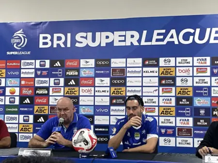 Menang Tipis Atas Dewa United, Bojan Hodak Puji Pertahanan Persib Bandung