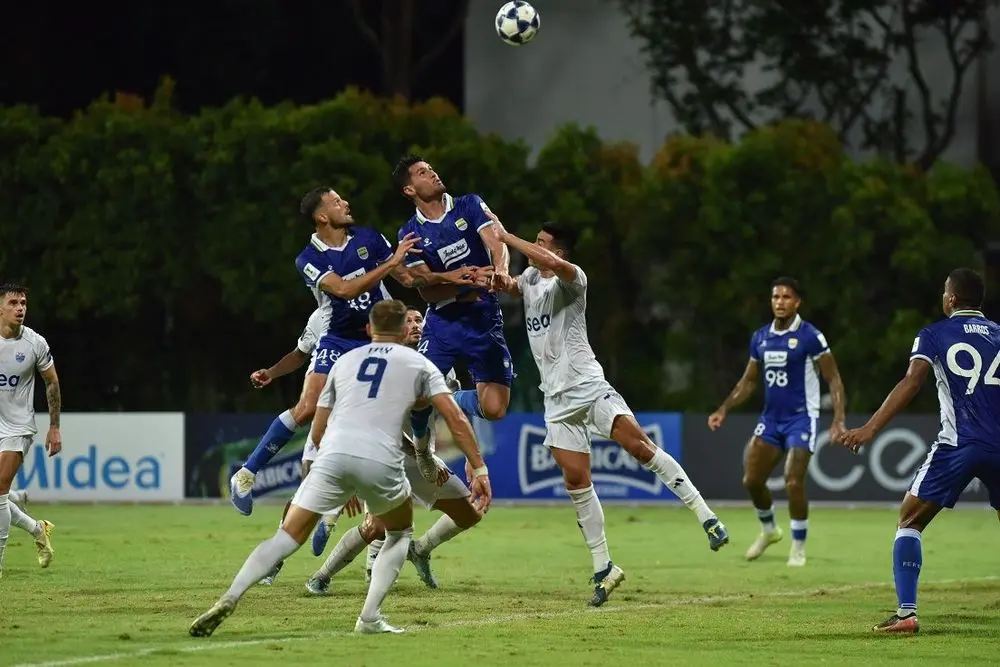 Media Jepang Nilai Persib Diuntungkan Usai Juara Grup G Jelang Duel Kontra Ratchaburi Media Jepang Nilai Persib Diuntungkan Usai Juara Grup G Jelang Duel Kontra Ratchaburi