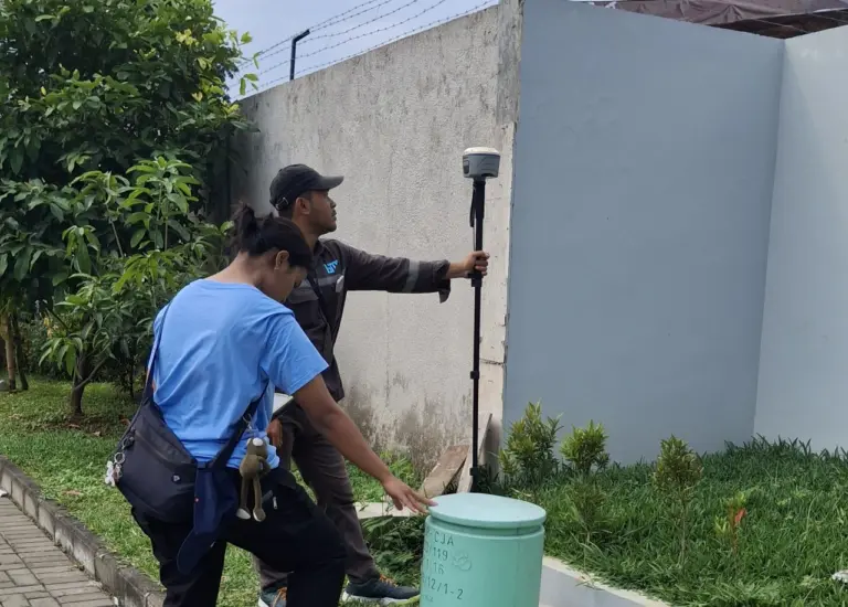 Tim PKM Itenas Tuntaskan Pemetaan Drainase RW 13 Kelurahan Cijawura Kecamatan Buah Batu Bandung Tim PKM Itenas Tuntaskan Pemetaan Drainase di Cijawura Bandung (Foto: Tim PKM)