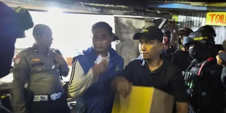 Gelar Razia, Polisi Sita Ribuan Botol Miras Berbagai Merek Polresta Bogor Kota menyita 1.117 botol miras berbagai merek dan jenis dalam razia yang digelar, Sabtu (22/11/2025).