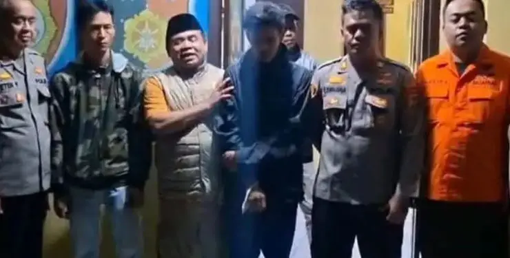 Polsek Sukaluyu menemukan pemilik sepeda motor misterius yang terparkir di Jembatan Cisokan, Kecamatan Sukaluyu, Kabupaten Cianjur.