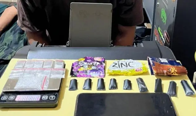 Barang bukti sabu yang berhasil disita oleh personel Satuan Reserse Narkoba Polres Sukabumi Kota. Pelaku menyamarkan barang haram itu agar lolos dari pengawasan kepolisian.