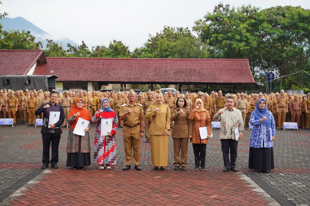 Wabup Garut menyampaikan apresiasi kepada para ASN yang telah menuntaskan masa pengabdiannya sebagai abdi negara.