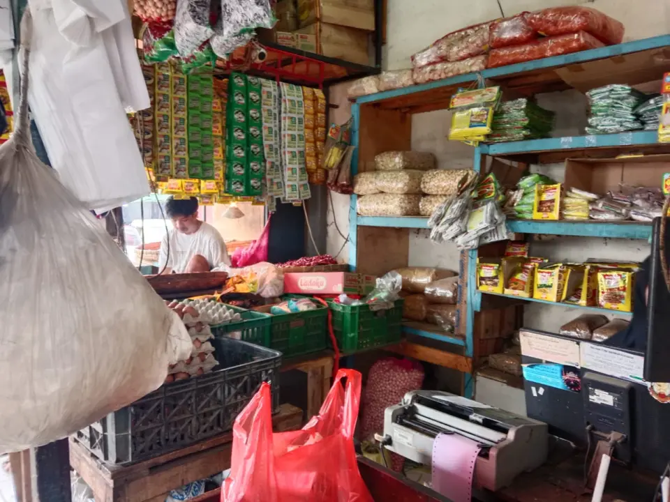 Menjelang Nataru, Pasar Caringin Bandung Sepi Pembeli Meski Harga Pangan Stabil