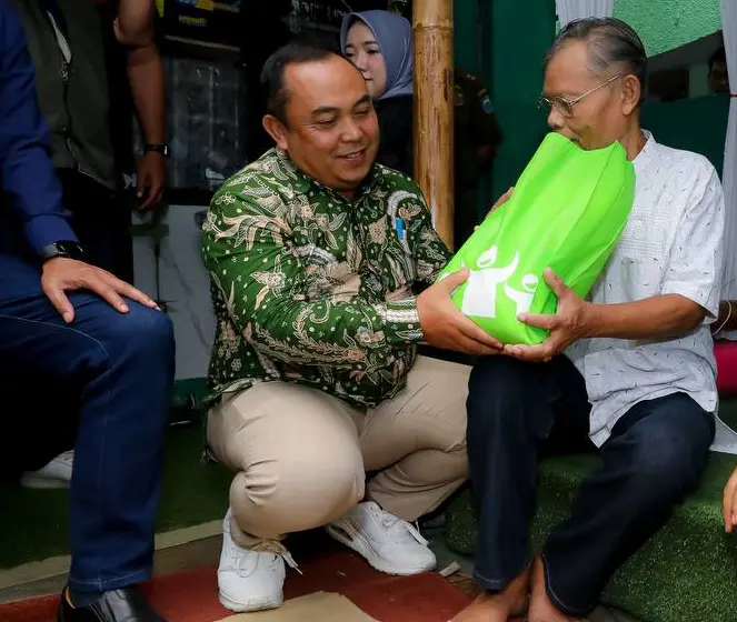 Ulan Surlan Dukung Penguatan Siskamling Siaga Bencana di Hegarmanah Ulan Surlan Dukung Penguatan Siskamling Siaga Bencana di Hegarmanah
