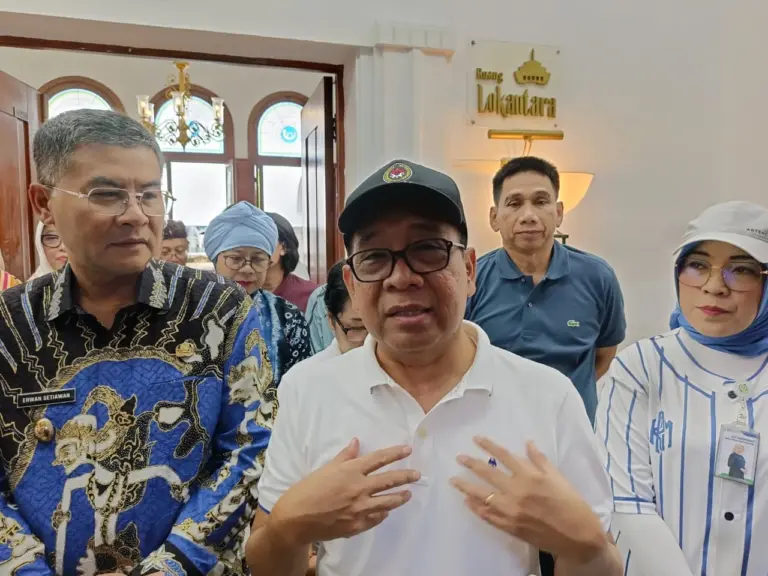Menko PMK Apresiasi Pemprov Jabar Alokasikan Rp25 Miliar untuk Pelaku Seni dan Budaya Menko PMK Apresiasi Pemprov Jabar Alokasikan Rp25 Miliar untuk Pelaku Seni dan Budaya