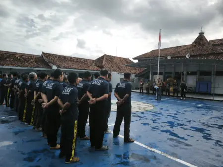 Lapas Kelas IIA Kuningan Dorong Kemandirian Warga Binaan Lewat Koperasi Merah Putih Lapas Kelas IIA Kuningan Dorong Kemandirian Warga Binaan Lewat Koperasi Merah Putih
