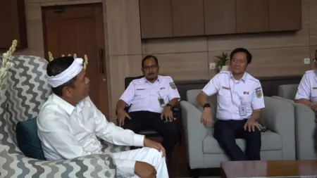 Kereta Petani dan Pedagang, Terobosan Transportasi Rakyat yang Sedang Disiapkan Pemprov Jabar dan KAI Kereta Petani dan Pedagang”, Terobosan Transportasi Rakyat yang Sedang Disiapkan Pemprov Jabar dan KAI