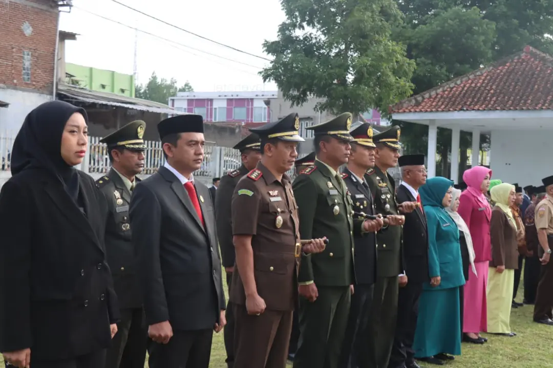 Pemkab Garut Gelar Upacara Ziarah Nasional di TMP Tenjolaya Peringati Hari Pahlawan 2025