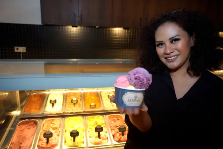 Vanya Barlian: Kisah Manis Gelato Turki, Dari Cuci Piring Hingga KUR Tanpa Agunan bank bjb Vanya Barlian, pemilik Kervan Gelato & Dessert