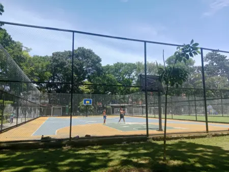 Baru Diresmikan, Jogging Track Taman Supratman Bandung Sudah Rusak: Proyek Rp5,5 Miliar Dipertanyakan Baru Diresmikan, Jogging Track Taman Supratman Bandung Sudah Rusak: Proyek Rp5,5 Miliar Dipertanyakan