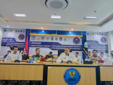BNNP Jawa Barat Gelar Operasi Terpadu di Enam Wilayah Rawan Narkotika BNNP Jawa Barat Gelar Operasi Terpadu di Enam Wilayah Rawan Narkotika