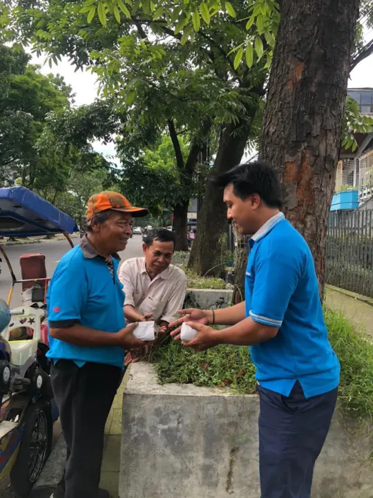 PLN UP3 Bandung Tebar Energi Kebaikan Lewat Program Jumat Berkah Bersama UMKM