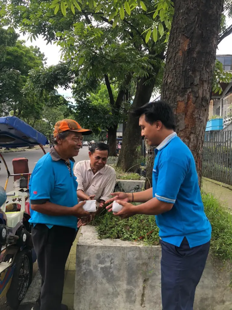 PLN UP3 Bandung Tebar Energi Kebaikan Lewat Program Jumat Berkah Bersama UMKM