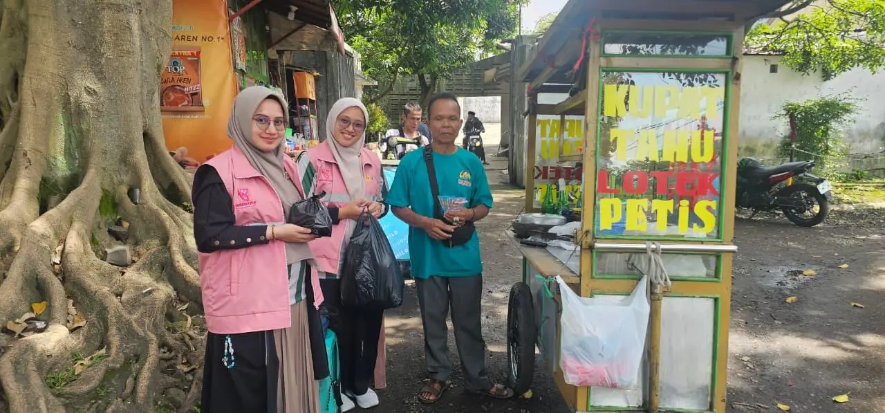 PLN UP3 Bandung Borong Dagangan UMKM dalam Program Jumat Berkah PLN UP3 Bandung Borong Dagangan UMKM dalam Program Jumat Berkah