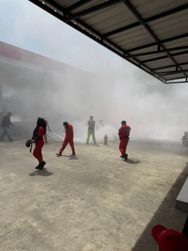 Detik-Detik Menegangkan Saat Motor Mendadak Terbakar