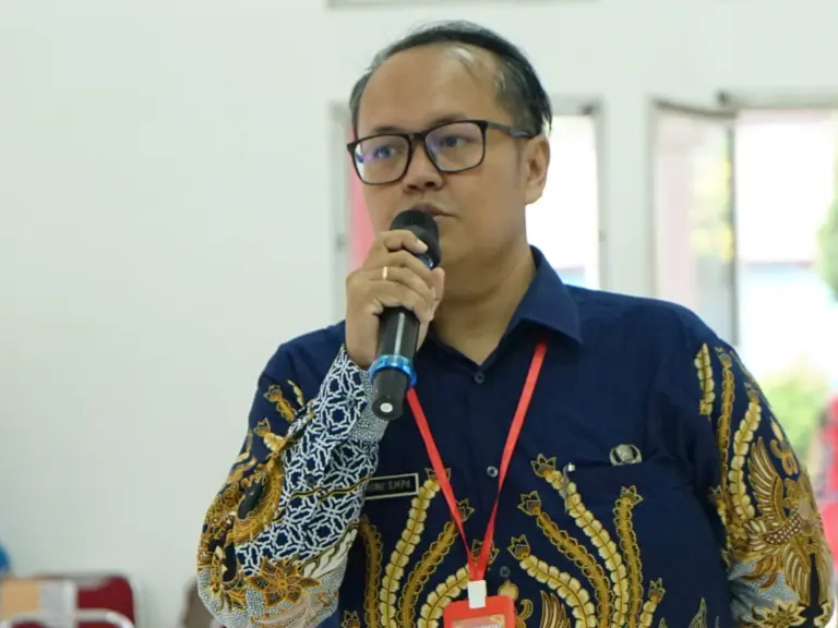 Dalam momentum Hari Guru, Kepala Sekolah Rakyat Terintegrasi 17 Cimahi, Adhi Wisnu Suwandhono
