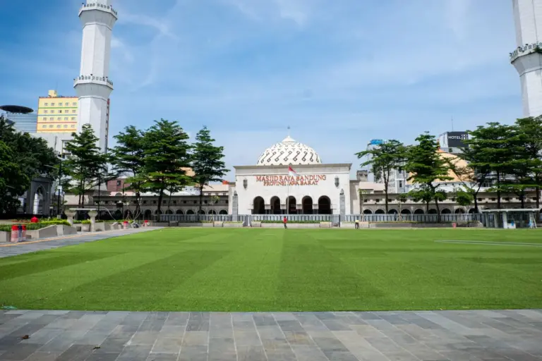 Alun-alun Bandung Siap Dibuka Kembali Usai Empat Bulan Revitalisasi