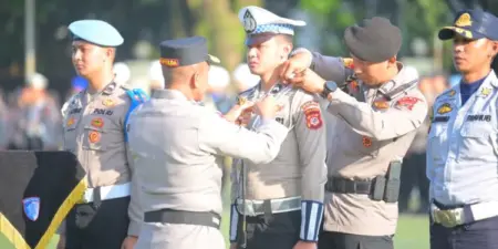 Kapolda Jawa Barat Irjen Rudi Setiawan memimpin apel gelar pasukan Operasi Zebra Lodaya di Mapolda Jawa Barat, Senin (17/11/2025), (istimewa)