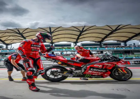 Bagnaia Tegaskan Tes Selasa di Valencia Tak Akan Ubah Apa Pun Francesco Bagnaia melakukan tes di Valencia