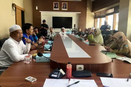 Forum Pesantren Garut Desak Polisi Ungkap Tragedi Maut di Pesta Pernikahan Anak Dedi Mulyadi Forum Pesantren Garut Desak Polisi Ungkap Tragedi Maut di Pesta Pernikahan Anak Dedi Mulyadi