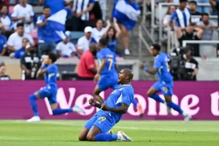 Gervane Kastaneer Bawa Curacao ke Piala Dunia 2026: Persib dan Persis Solo Kecipratan Bonus? Gervane Kastaneer bawa Curacao ke Piala Dunia 2026