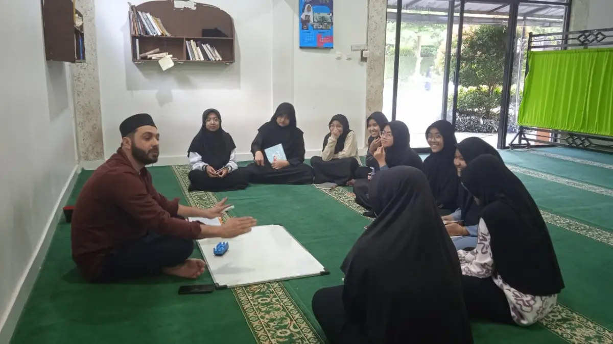 Santri Super Intensive Class Daarul Quran Bandung Berlatih Bahasa Arab dan Inggris (PubDok Daqu Bandung)