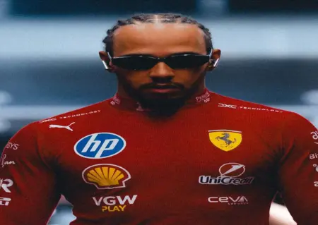 Tak Menyesal Berseragam Ferrari: Sikap Tegas Hamilton di Tengah Musim Berat Lewis Hamilton tak menyesal hijrah ke Ferrari