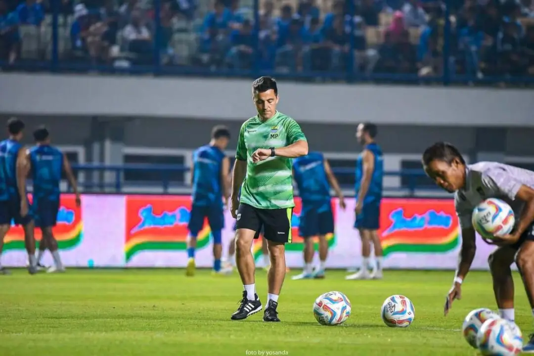 Asisten pelatih Persib Bandung, Miro Petric