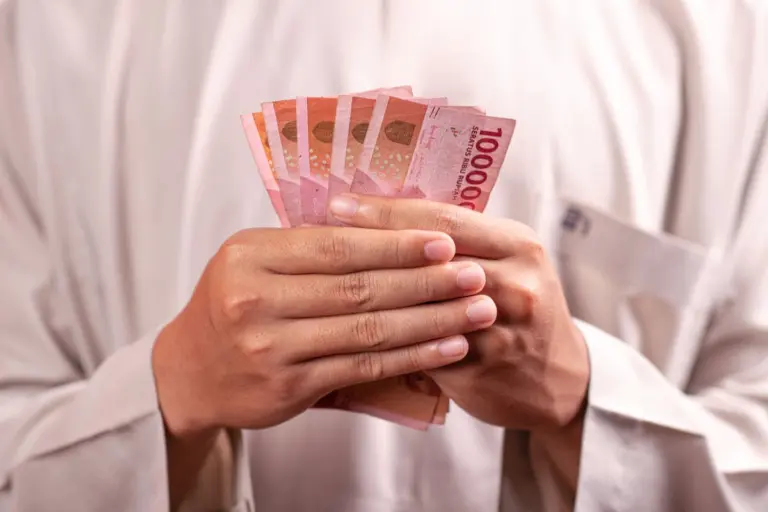 Simak Fakta Bantuan Subsidi Upah BSU Rp 600.000 Cair November 2025 Cek fakta pencairan BSU November 2025