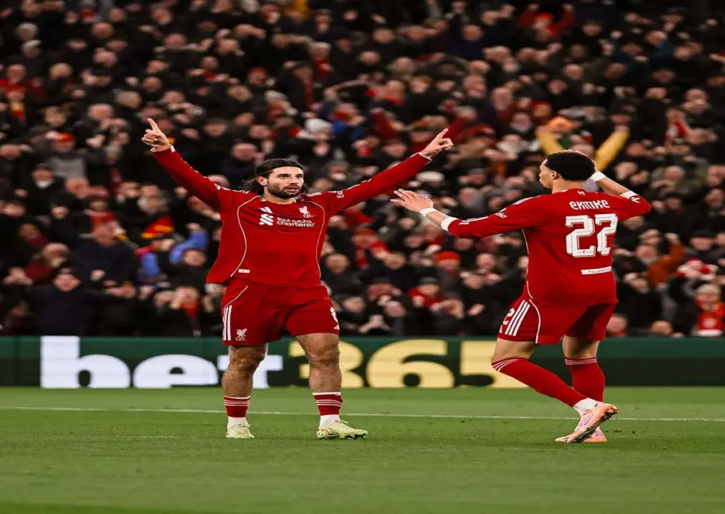 Sejumlah suporter Liverpool tinggalkan Anfield