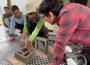 Tim Dosen Telkom University Olah Abu Sampah Anorganik Jadi Roster di Desa Tarumajaya Tim Dosen Telkom University Olah Abu Sampah Anorganik Jadi Roster di Desa Tarumajaya