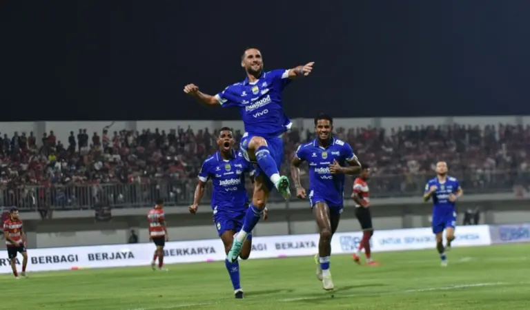 Persib Bandung incar 3 pemain baru untuk paruh musim kedua Super League 2025/2026 (PERSIB)