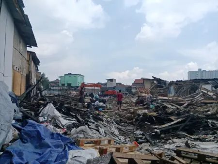 Bentrok Pecah Saat Pengosongan Lahan di Suka Haji, Empat Rumah Rata Dihantam Beko