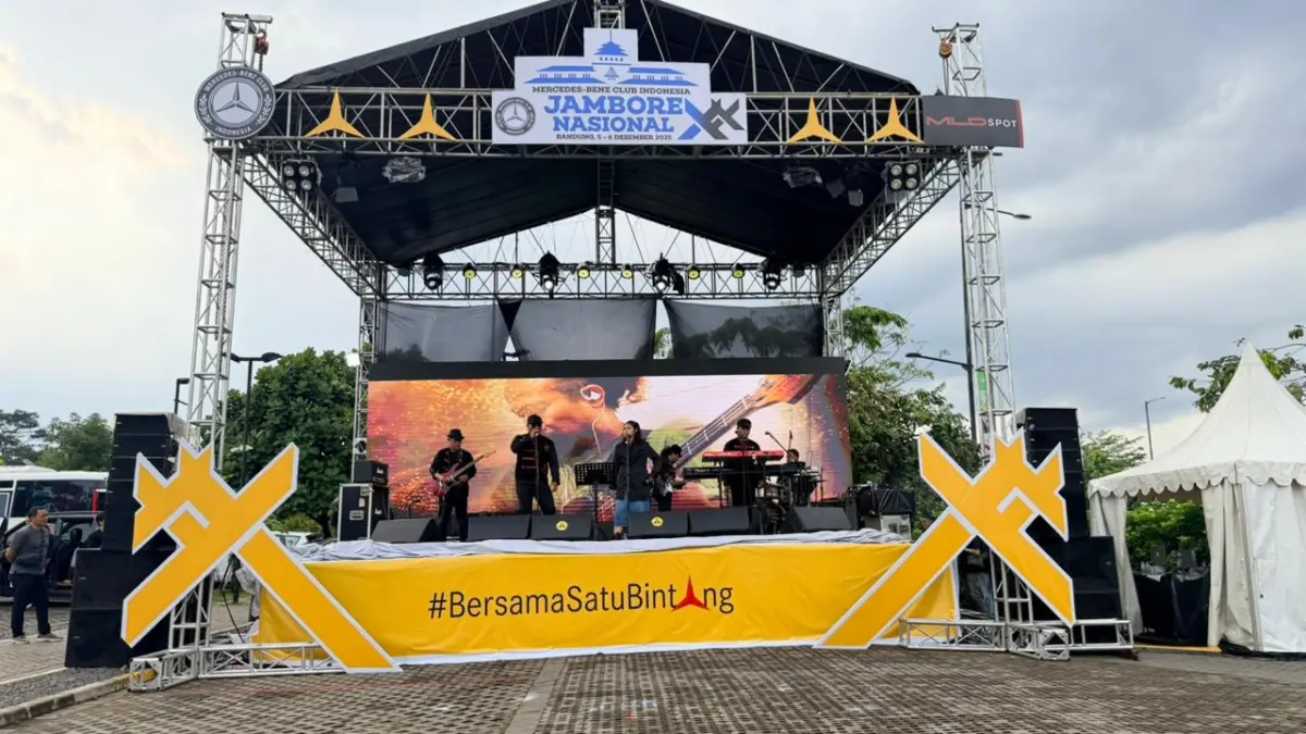 Band Bintang saat Manggung