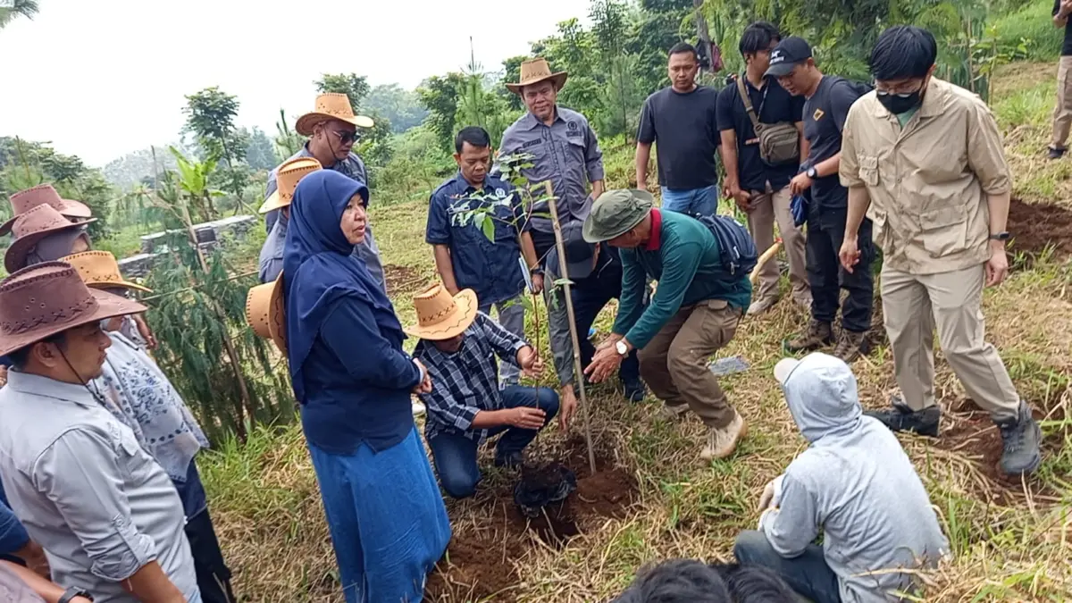 DPRD Kuningan Tinjau Arboretum Arunika di Tengah Polemik Lingkungan