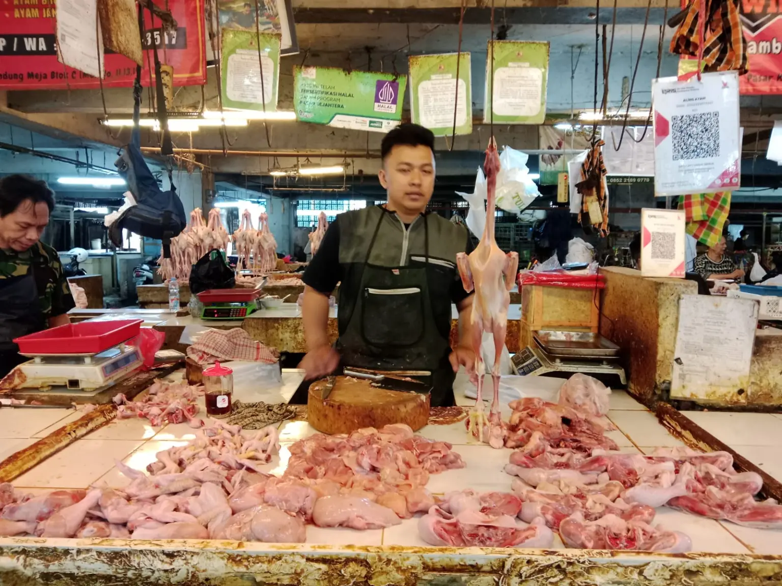 Telur, Ayam, dan Minyak Goreng Naik, Harga Beras Masih Stabil di Pasar Kosambi Telur, Ayam, dan Minyak Goreng Naik, Harga Beras Masih Stabil di Pasar Kosambi