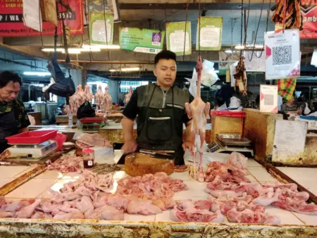 Telur, Ayam, dan Minyak Goreng Naik, Harga Beras Masih Stabil di Pasar Kosambi