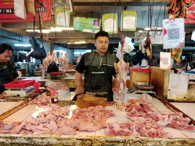 Telur, Ayam, dan Minyak Goreng Naik, Harga Beras Masih Stabil di Pasar Kosambi Telur, Ayam, dan Minyak Goreng Naik, Harga Beras Masih Stabil di Pasar Kosambi