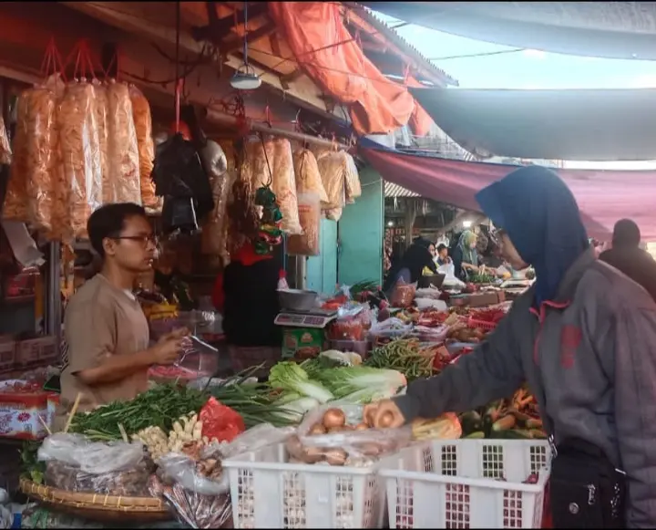 Jelang Libur Nataru, Harga Bahan Pokok di Pasar Ciawitali Garut Meroket Harga Kebutuhan Pokok Jelang Nataru di Pasar Ciawitali Meroket