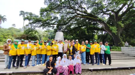 Komunitas dan Keluarga Besar Pahlawan Gelar Peringatan Hari Lahir Dewi Sartika di Bandung Komunitas dan Keluarga Besar Pahlawan Gelar Peringatan Hari Lahir Dewi Sartika di Bandung