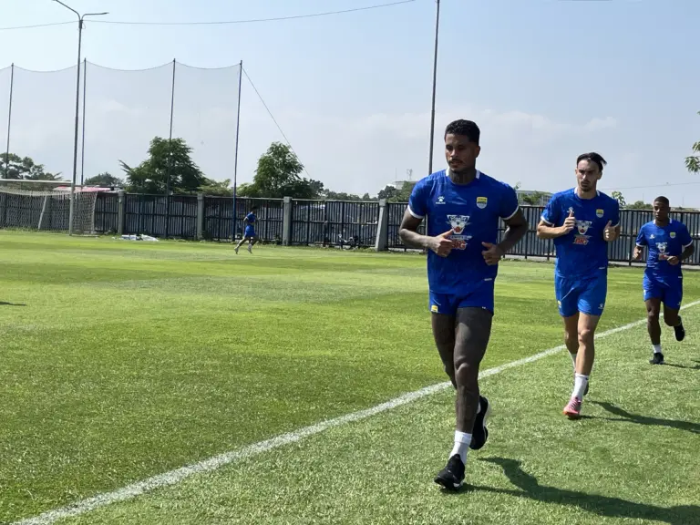 Head to Head Persik Kediri vs Persib Bandung : Maung Bandung Mendominasi ?