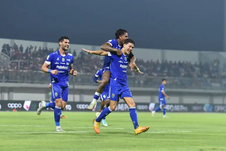 Bojan Hodak Senang Timnya Cetak Empat Goal di Tengah Kelelahan Bojan Hodak Senang Timnya Cetak Empat Goal di Tengah Kelelahan